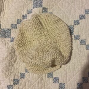 Handmade crochet cream newsboy hat without buttons